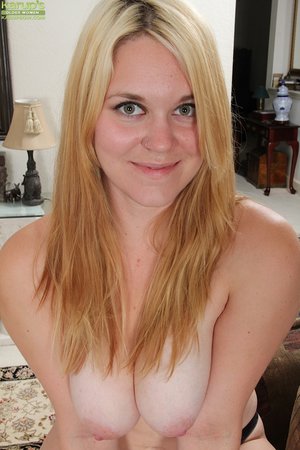 Horny beautiful pussy - XXX Dessert - Picture 8