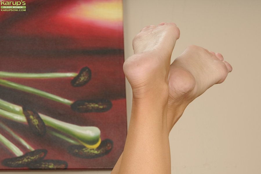 Pretty slender mom - XXXonXXX - Pic 14