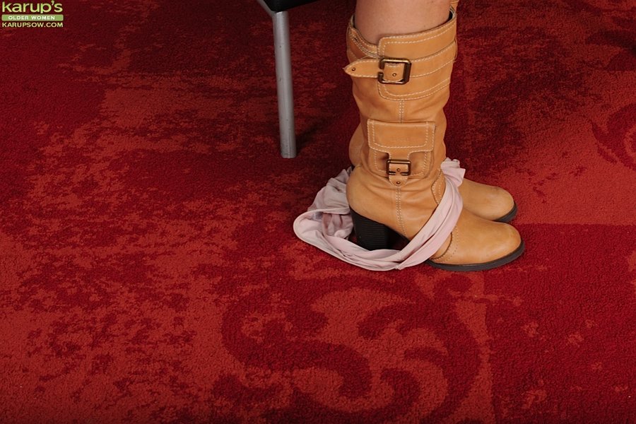 Saggy tits socks - XXXonXXX - Pic 6