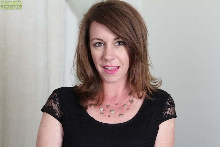 Model hot brunette mom - XXXonXXX - Pic 1