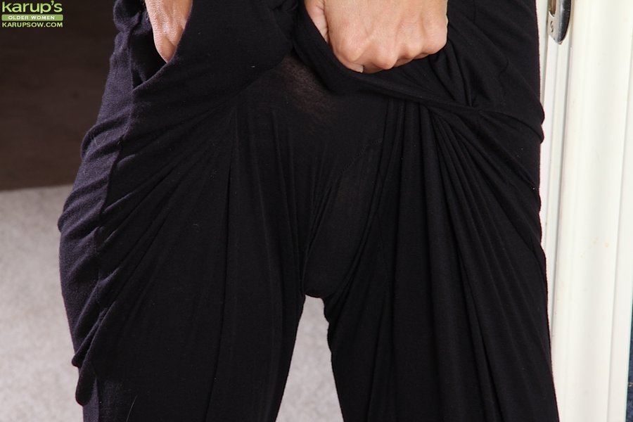 Beautiful big tit mom - XXXonXXX - Pic 2