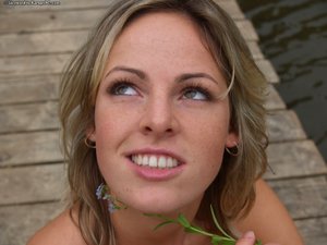 Playful tiny girl - XXX Dessert - Picture 3