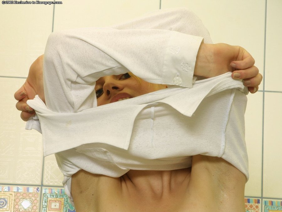 Sexy amateur bathroom masturbation - XXX Dessert - Picture 3