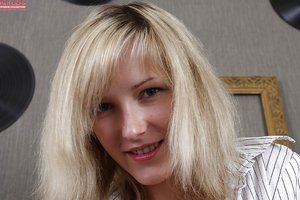 Blonde little tight girl - XXX Dessert - Picture 7