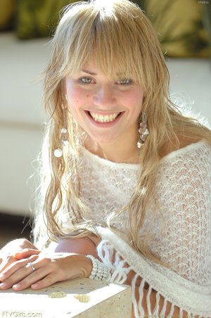 Beautiful pussy teen - XXXonXXX - Pic 1