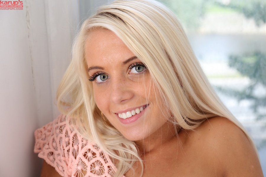 First ass tight jeans - XXXonXXX - Pic 5