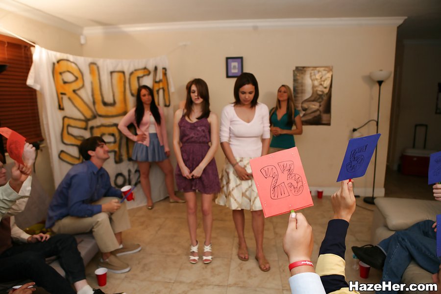 Amazing lesbian kissing - XXX Dessert - Picture 2