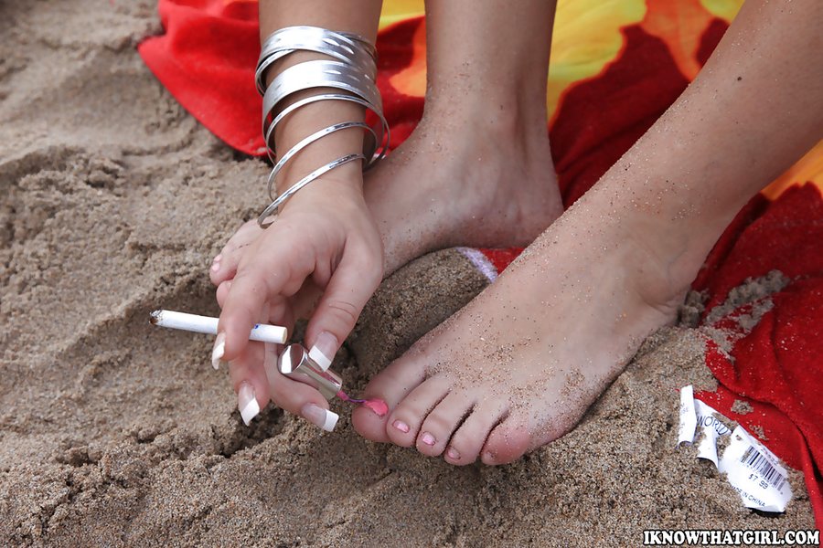 Stripping beach amateur - XXX Dessert - Picture 9