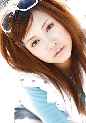 Japanese stunning schoolgirl