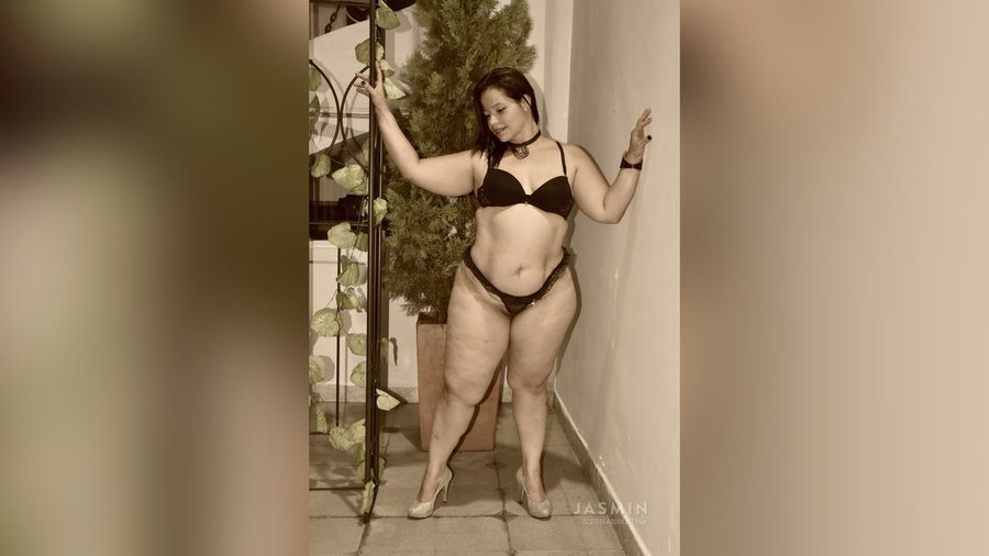Big tit latin milf - XXX Dessert - Picture 2
