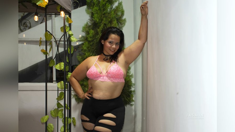 Big tit latin milf - XXX Dessert - Picture 4
