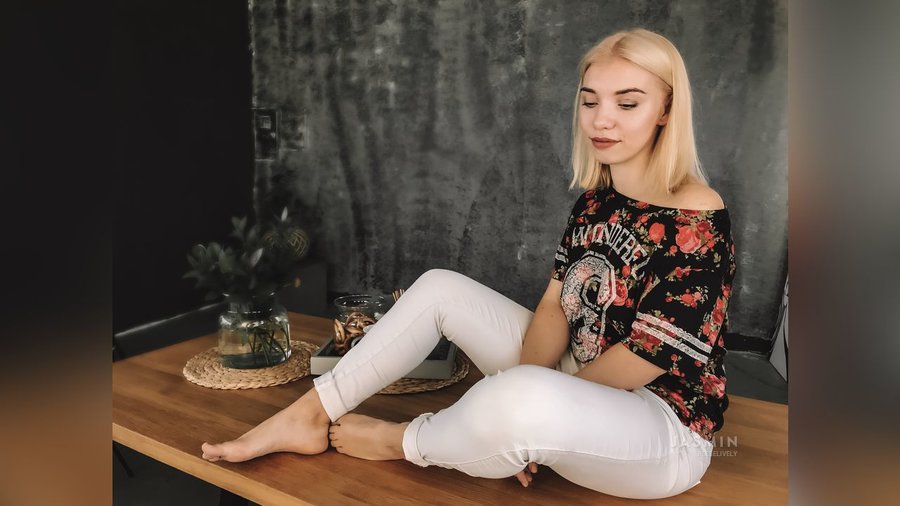 Straight teen oil - XXX Dessert - Picture 1