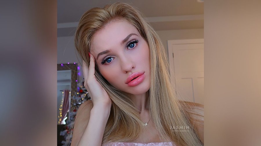 Petite teen oil - XXX Dessert - Picture 1