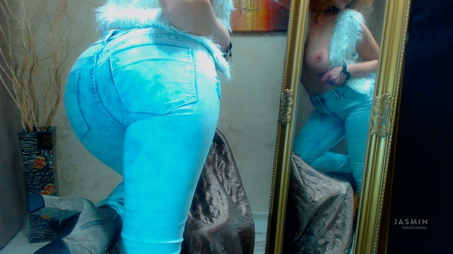 Italian cameltoe - XXX Dessert - Picture 1