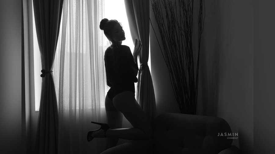 Milf spanish stockings - XXX Dessert - Picture 2