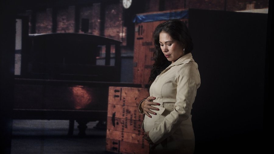 Asian brown eyes girl - XXX Dessert - Picture 3