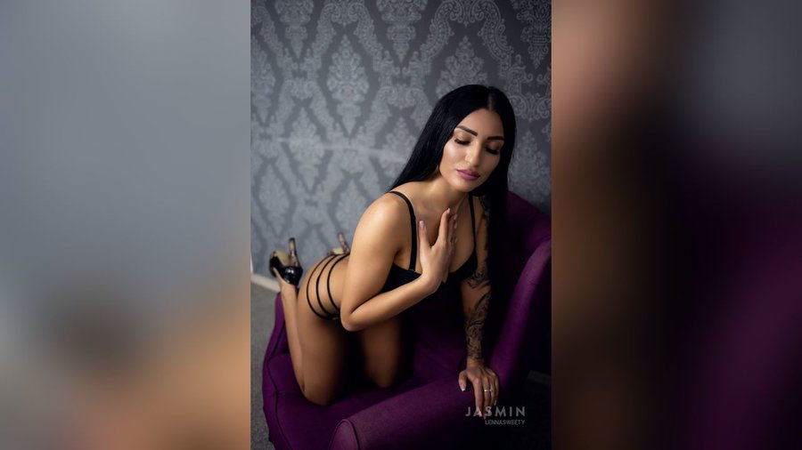 Bisexual big tit teen dancing - XXX Dessert - Picture 1