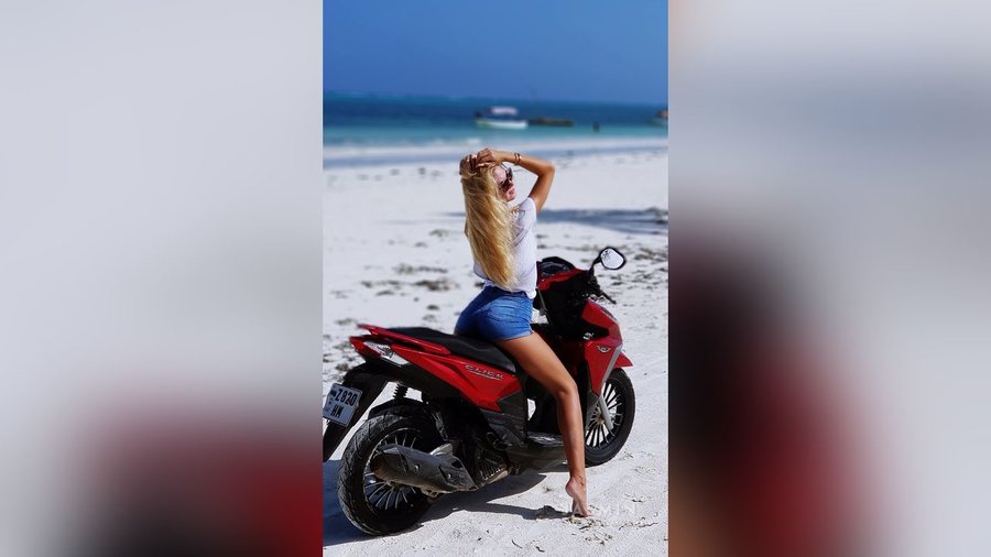 Spanish webcam dildo - XXX Dessert - Picture 2