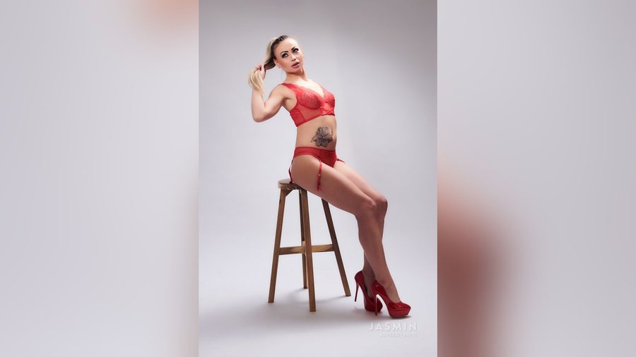 Big tits oil - XXX Dessert - Picture 3