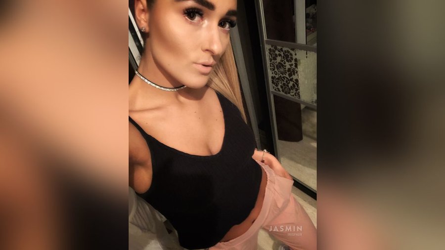 Tiny tits athletic girl - XXX Dessert - Picture 2