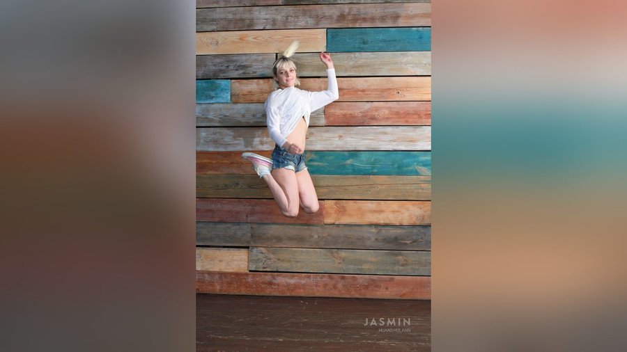 Straight big tits striptease - XXX Dessert - Picture 1