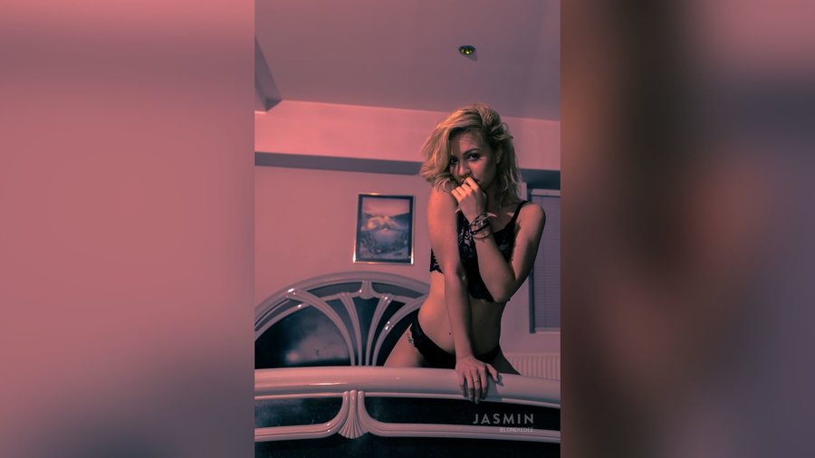 Petite big tit real teen - XXX Dessert - Picture 3