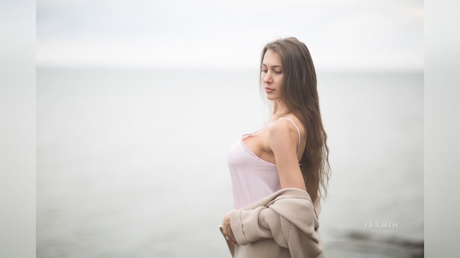 Webcam petite squirt - XXX Dessert - Picture 1