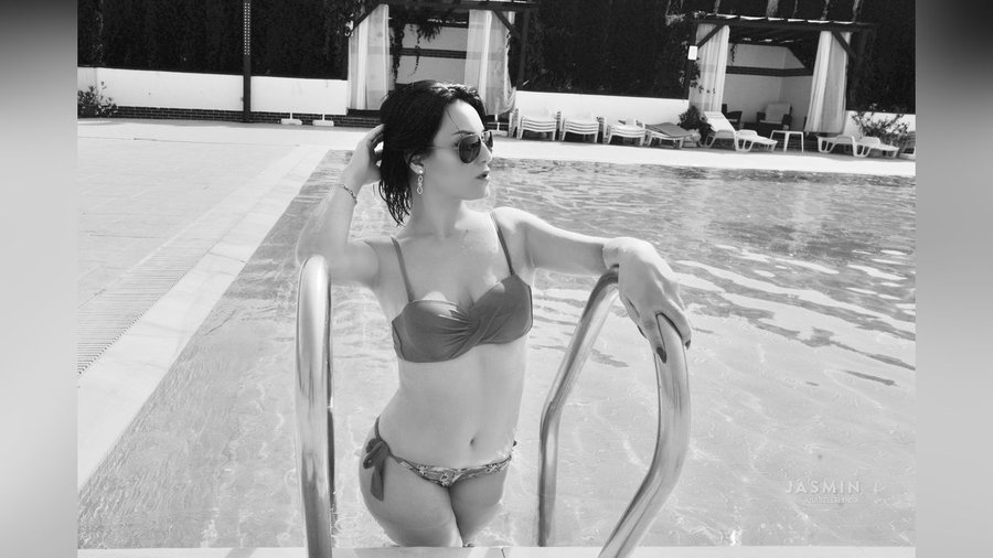 Real blue eyes girl teen - XXX Dessert - Picture 1