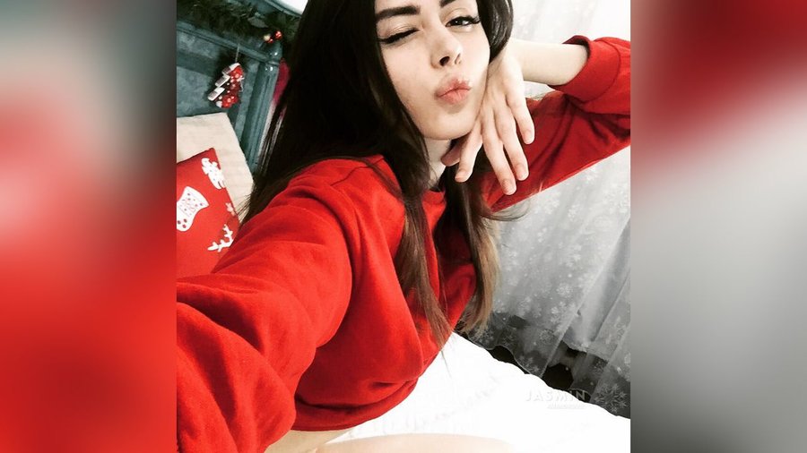 19yo dildo - XXX Dessert - Picture 1