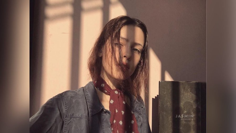 Spanish teen green eyes girl - XXX Dessert - Picture 1