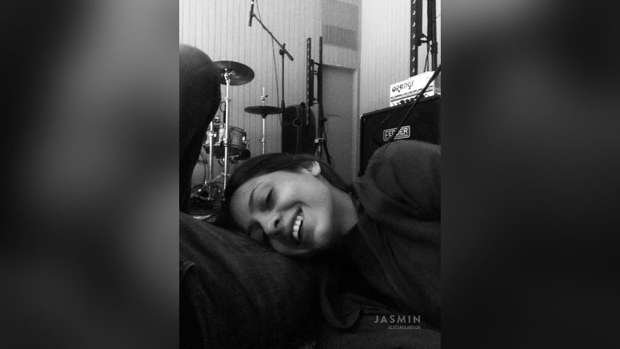 Spanish teen green eyes girl - XXX Dessert - Picture 3