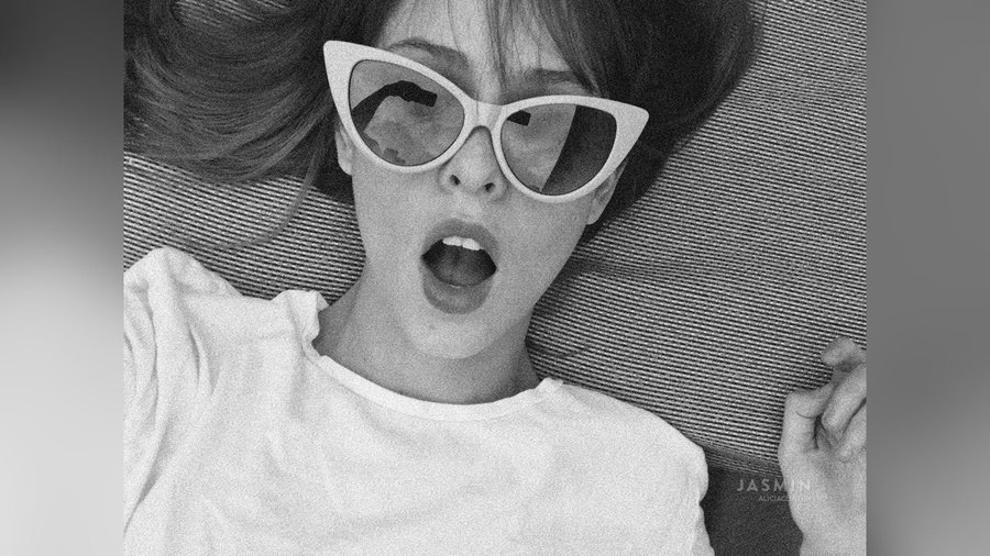 Latin green eyes girl - XXX Dessert - Picture 4