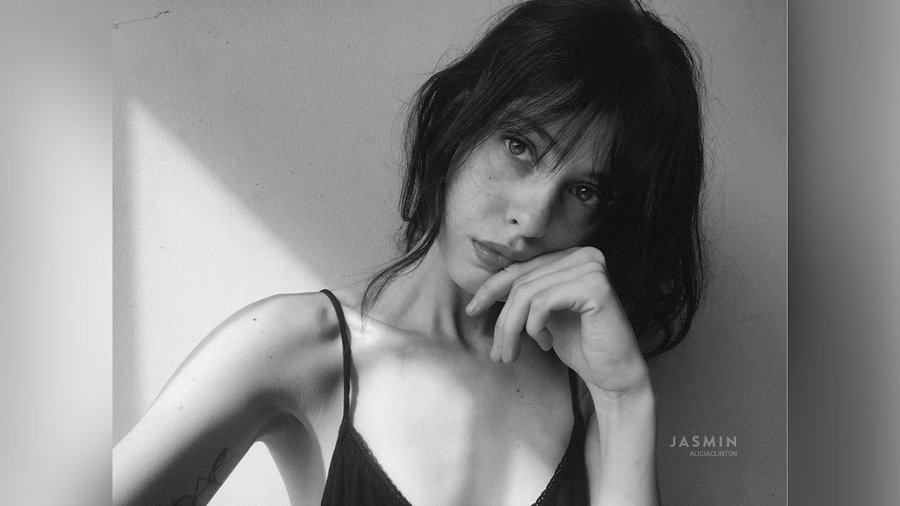 Spanish green eyes girl - XXX Dessert - Picture 3