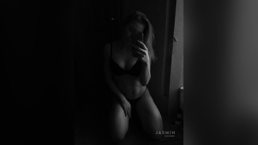 Straight french teen squirt - XXX Dessert - Picture 3