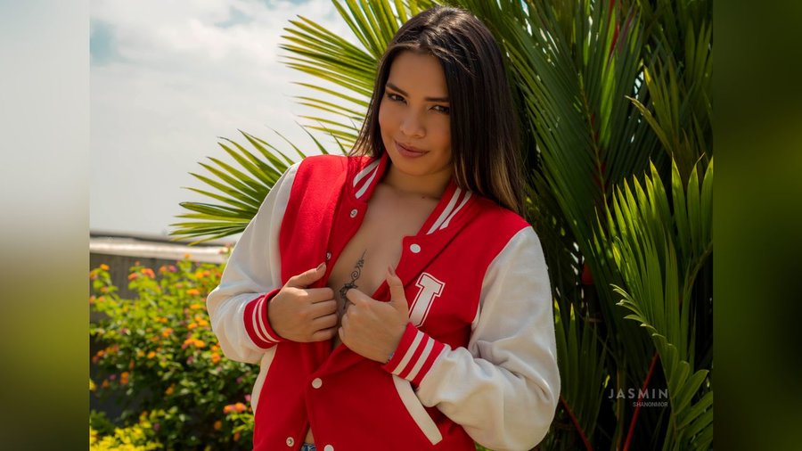 Tiny tits fingering squirt - XXX Dessert - Picture 2