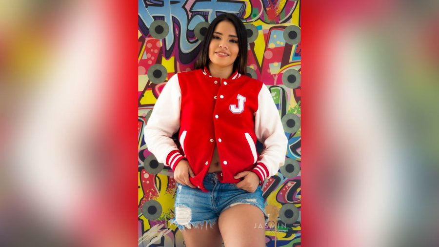 Camgirl tiny tits squirt - XXX Dessert - Picture 3