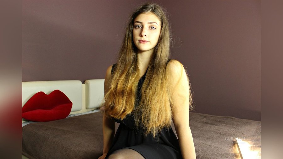 19yo piercing - XXX Dessert - Picture 2