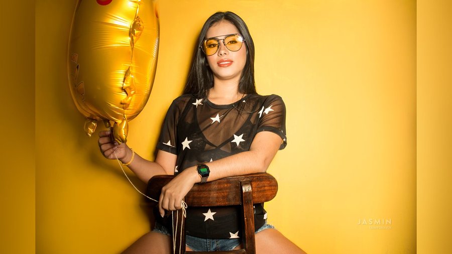 19yo girl squirt - XXX Dessert - Picture 1