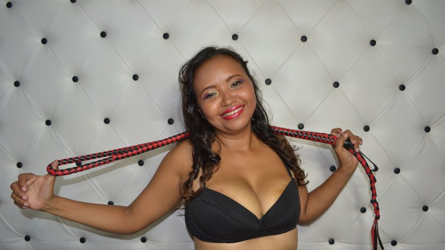 Latin dark eyes girl - XXX Dessert - Picture 2