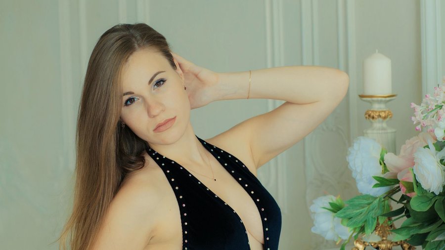 Big tit petite oil - XXX Dessert - Picture 1