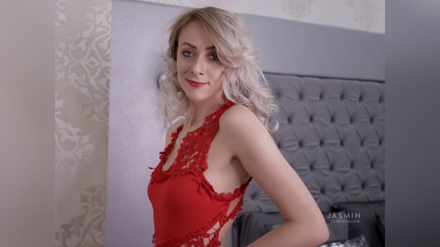 Athletic white girl - XXX Dessert - Picture 2