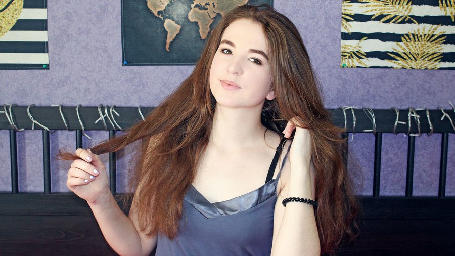 19yo green eyes girl - XXX Dessert - Picture 1