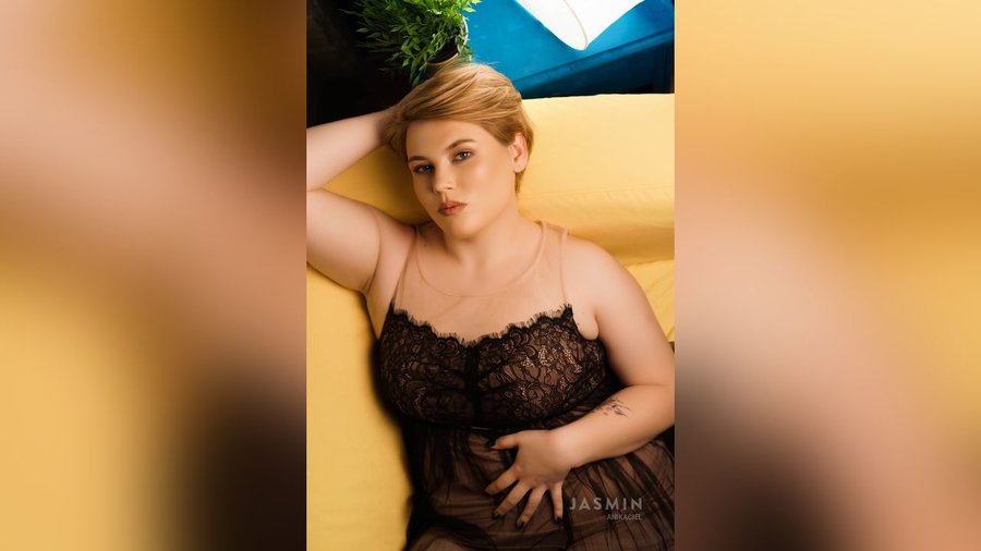 Teen big tits close up - XXX Dessert - Picture 1