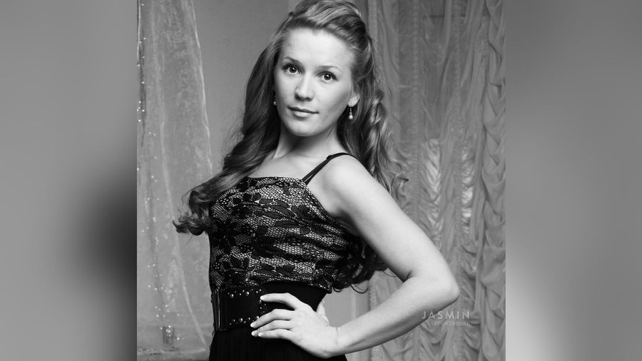 Athletic fingering - XXX Dessert - Picture 2