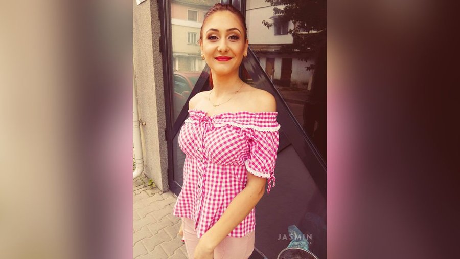 Teen bisexual close up - XXX Dessert - Picture 1