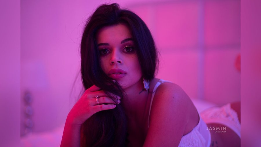 Italian brown eyes girl - XXX Dessert - Picture 3