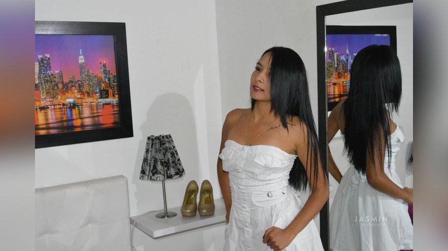 Spanish teen squirt - XXX Dessert - Picture 3