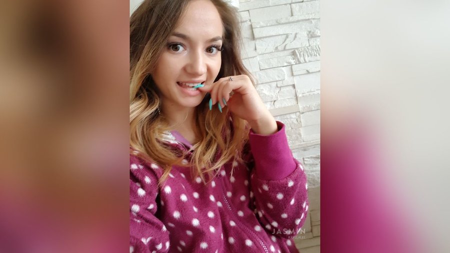 Tiny tits teen cameltoe - XXX Dessert - Picture 1