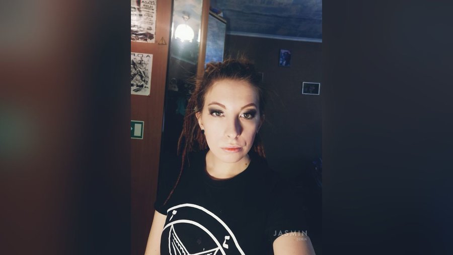 Tiny tits grey eyes girl - XXX Dessert - Picture 1