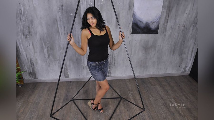 Athletic asian webcam - XXX Dessert - Picture 1